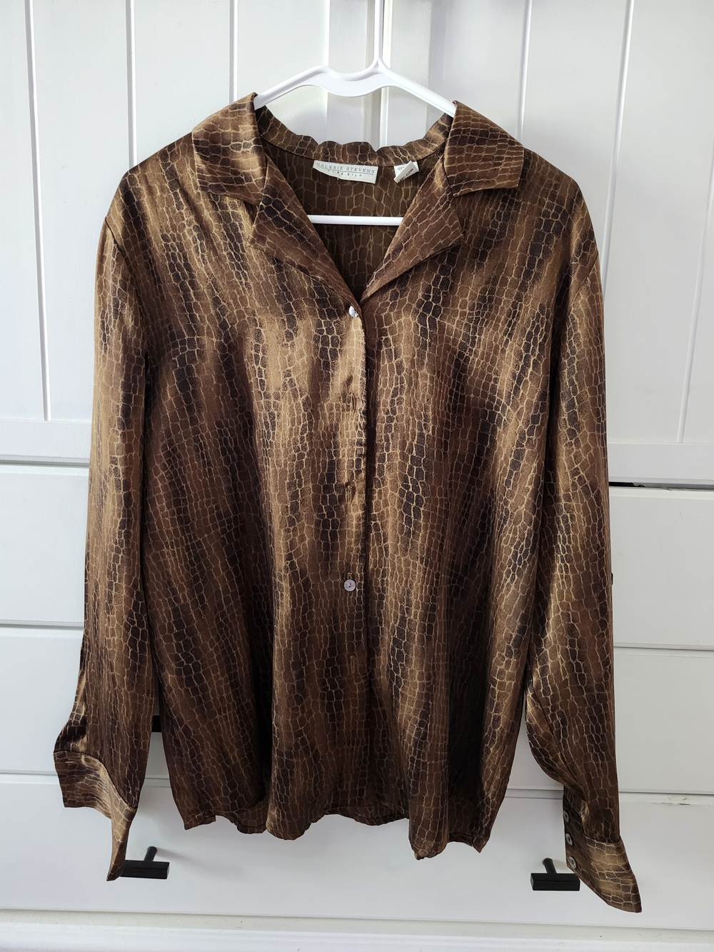 Valerie Stevens Brown Crocodile-Print Button Front Blouse 100 % Silk